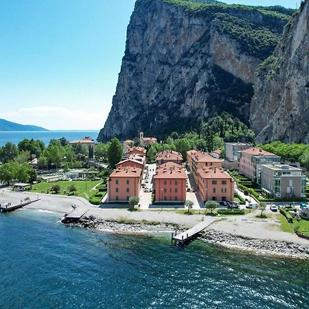 Sail Home - Apartments For Wind Lovers Кампионе-дель-Гарда Экстерьер фото