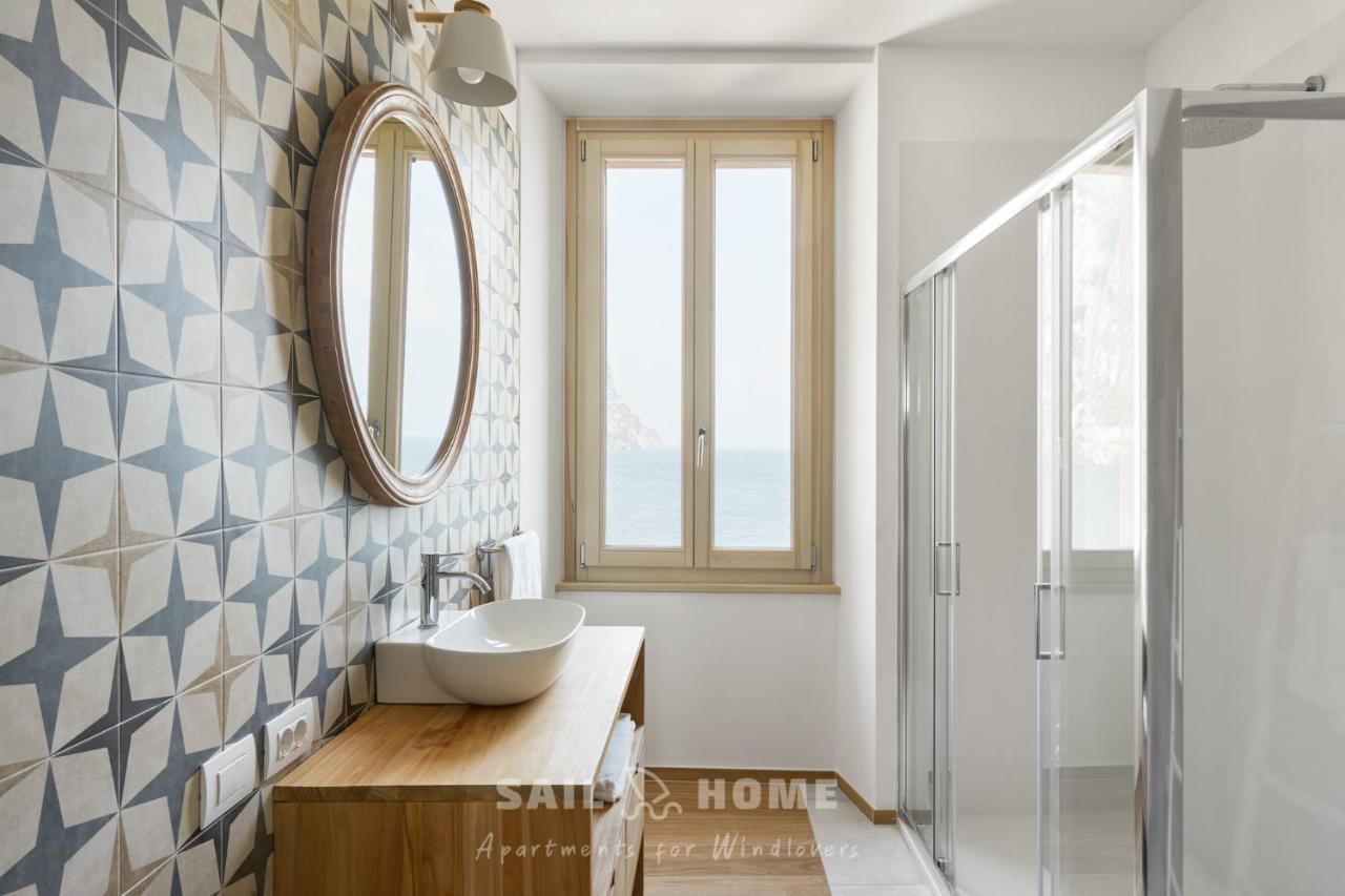 Sail Home - Apartments For Wind Lovers Кампионе-дель-Гарда Экстерьер фото