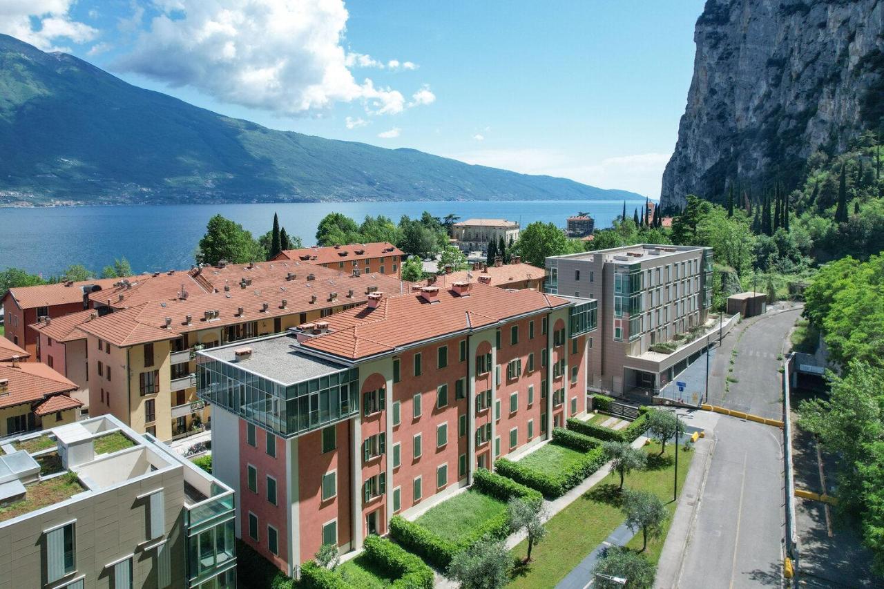 Sail Home - Apartments For Wind Lovers Кампионе-дель-Гарда Экстерьер фото